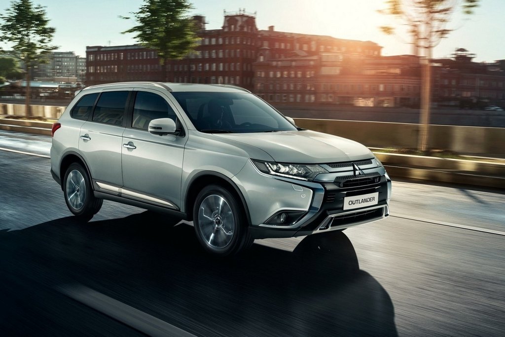 Огляд кросовера Mitsubishi Outlander