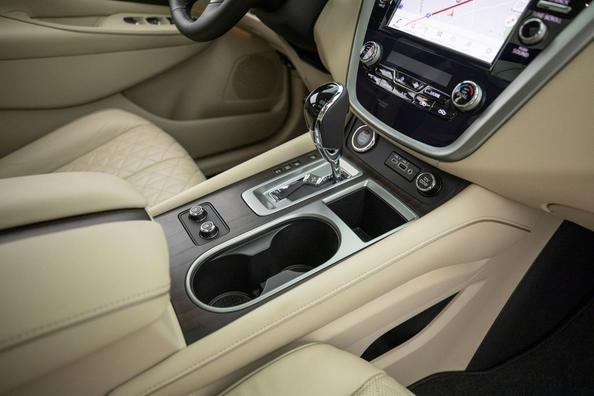 Огляд оновленого середньорозмірного кросовера Nissan Murano Фото 10