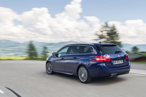 Огляд оновленого універсала Peugeot 308 SW Фото 5