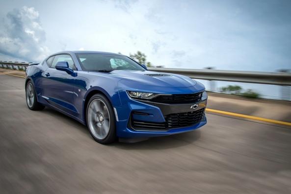 Рестайлінгова модифікація спортивного купе Chevrolet Camaro Фото 6