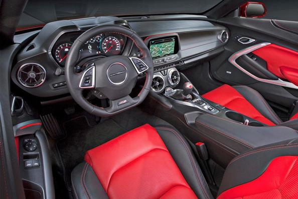 Рестайлінгова модифікація спортивного купе Chevrolet Camaro Фото 12