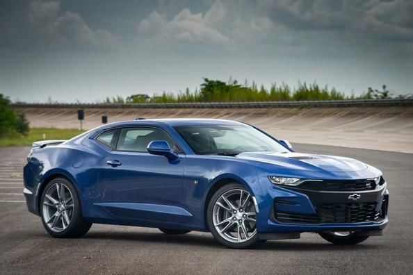 Рестайлінгова модифікація спортивного купе Chevrolet Camaro Фото 1