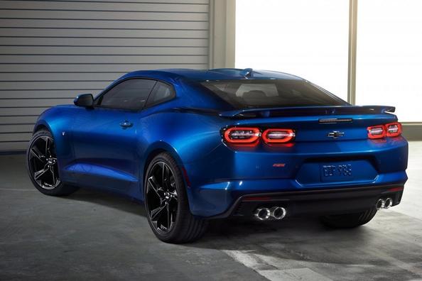 Рестайлінгова модифікація спортивного купе Chevrolet Camaro Фото 4
