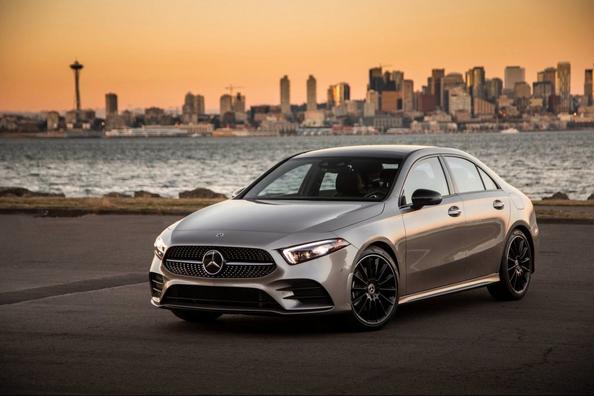 Огляд компактної моделі Mercedes-Benz A-Class Sedan