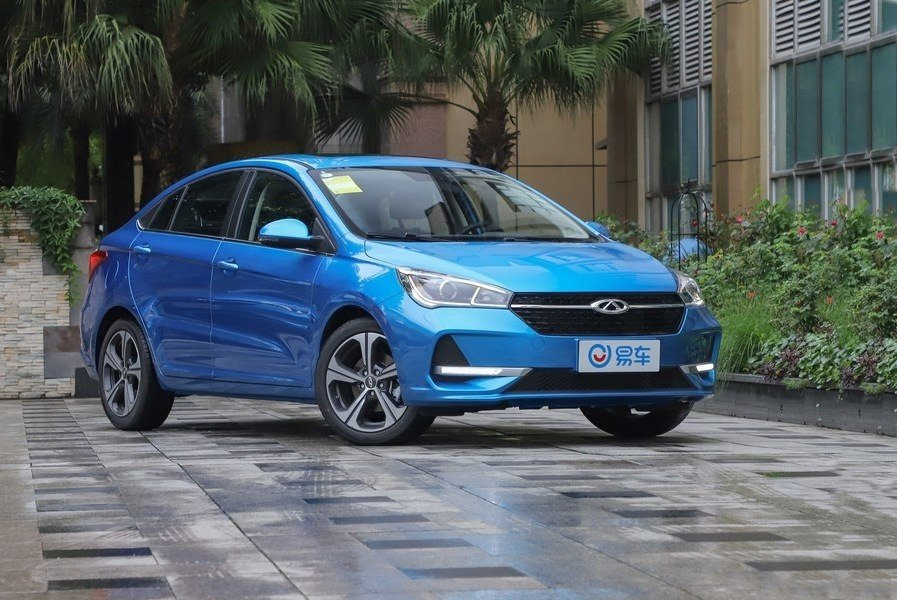 Огляд компактного седана Chery Arrizo 5