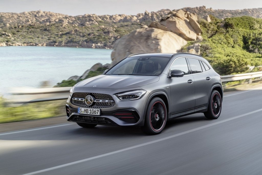 Огляд преміального компактного кросовера Mercedes-Benz GLA-Class