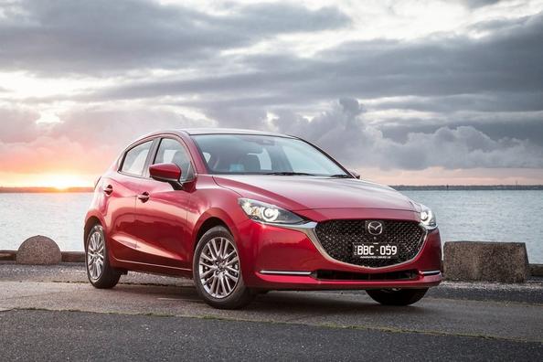Оновлений субкомпактний хетчбек Mazda 2