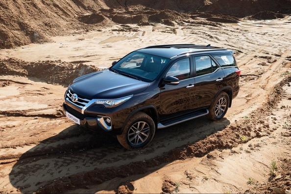 Огляд рамного позашляховика Toyota Fortuner Фото 11