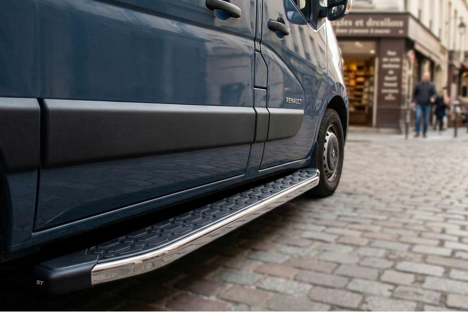 Renault Master 2011-2023 рр. Бокові пороги BlackLine (2 шт. алюміній) Image