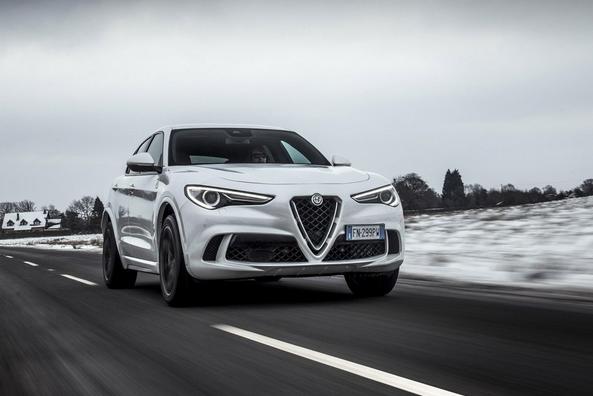 Перше покоління компактного кросовера Alfa Romeo Stelvio Фото 7