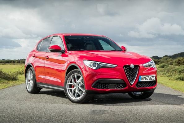 Перше покоління компактного кросовера Alfa Romeo Stelvio Фото 8