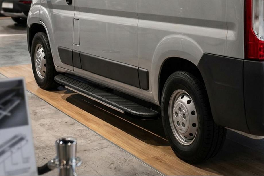 Fiat Ducato 2006-2025 рр. Бокові пороги Bosphorus Grey (2 шт., алюміній) Image
