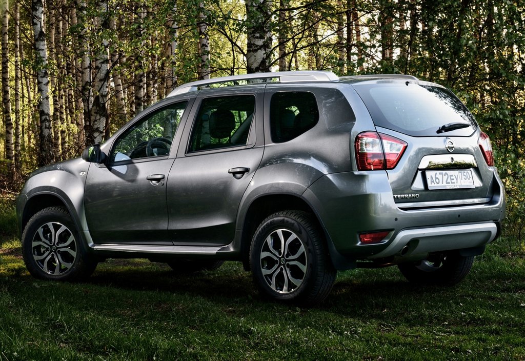 Огляд бюджетного кросовера Nissan Terrano