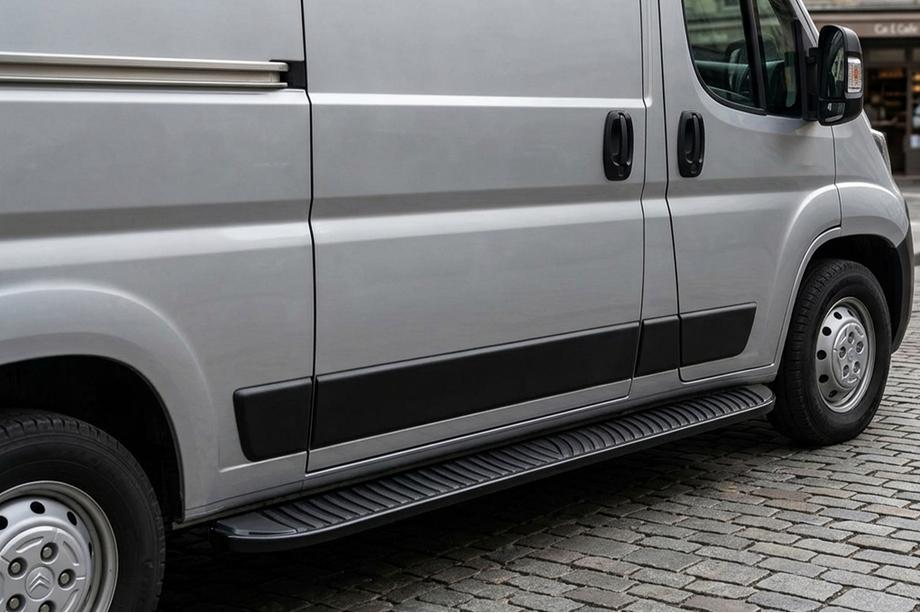 Fiat Ducato 2006-2025 рр. Бокові пороги Tayga Black (2 шт., алюміній) Image