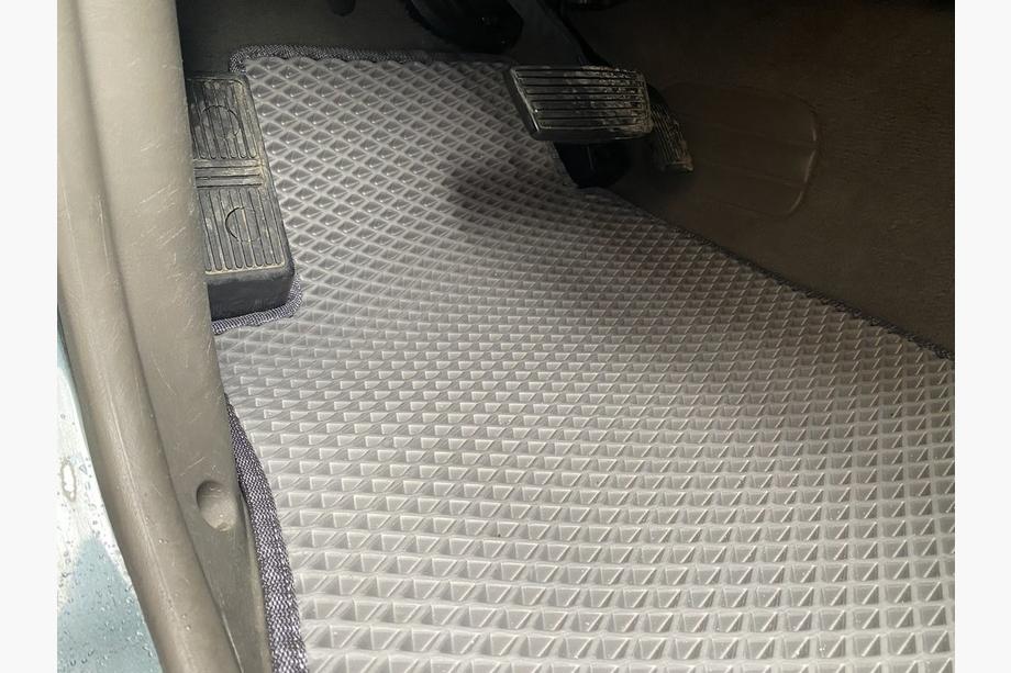 Nissan Patrol Y61 1997-2011 рр. Килимки EVA (сірі) Фото 7