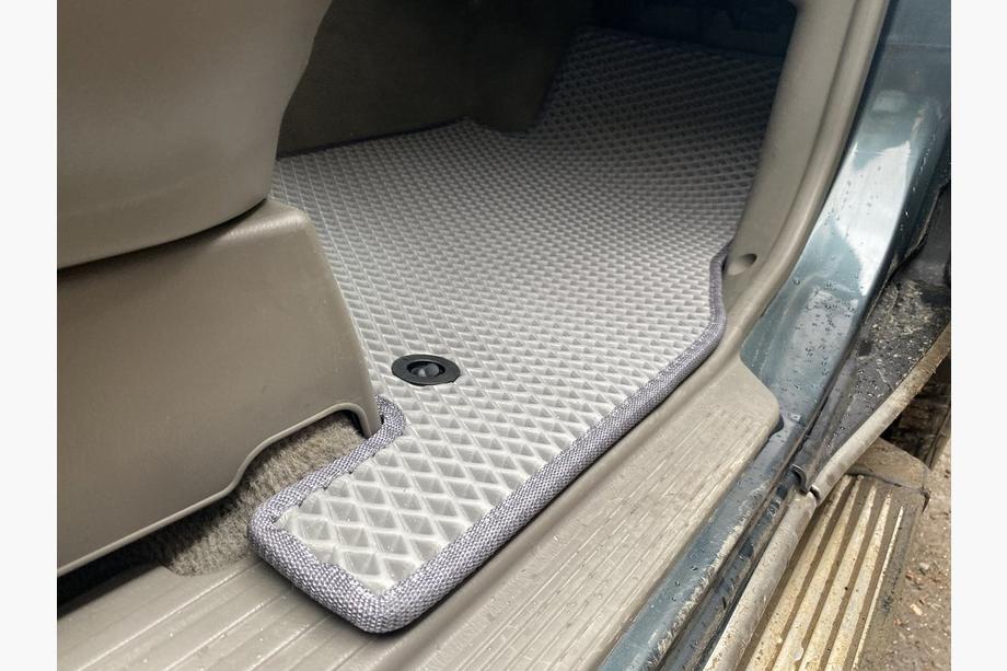 Nissan Patrol Y61 1997-2011 рр. Килимки EVA (сірі) Фото 9