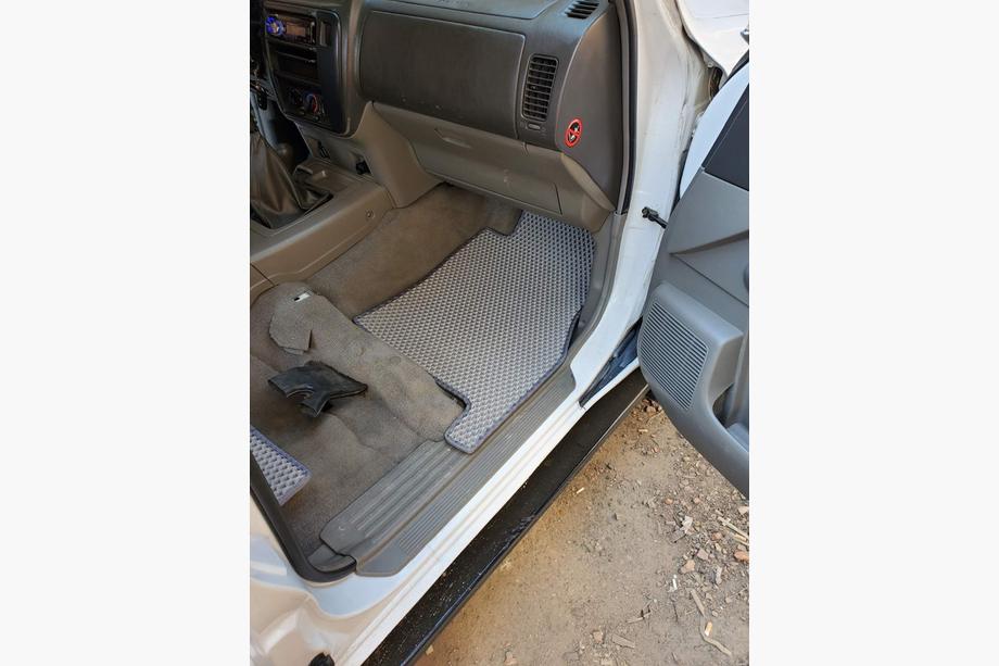 Nissan Patrol Y61 1997-2011 рр. Килимки EVA (сірі) Фото 17
