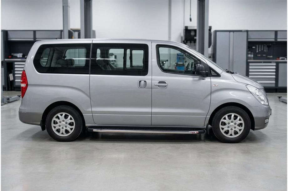 Hyundai H300, H1, Starex 2008-2020 рр. Бокові пороги BlackLine (2 шт., алюм.) Фото 2