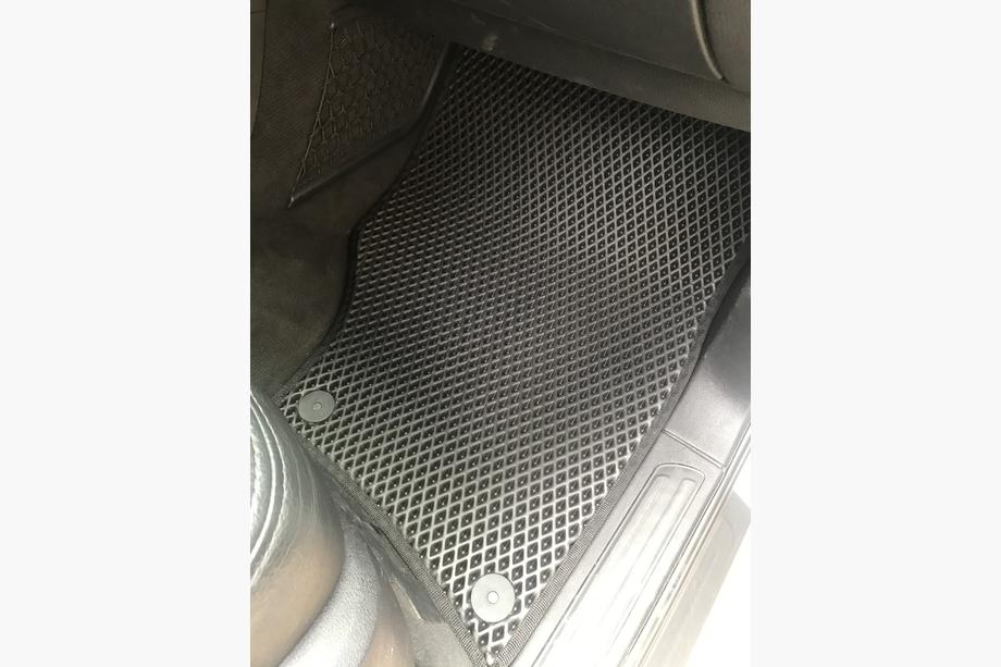 Audi Q7 2005-2015 рр. Килимки EVA (чорні) Фото 3