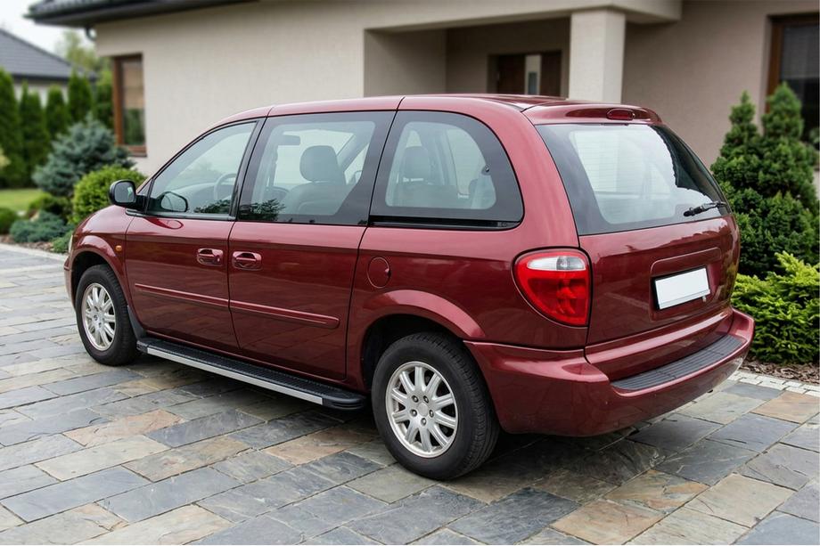 Chrysler Voyager 2001-2007 рр. Бокові пороги Maya V1 (2 шт., алюміній) Image