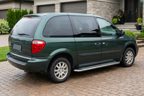Chrysler Voyager 2001-2007 рр. Бокові пороги Maydos V2 (2 шт., алюміній) фото 1