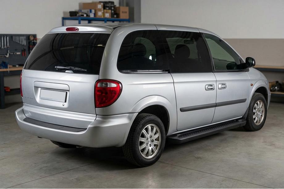 Chrysler Voyager 2001-2007 рр. Бокові пороги Allmond Black (2 шт., алюміній) Фото 1