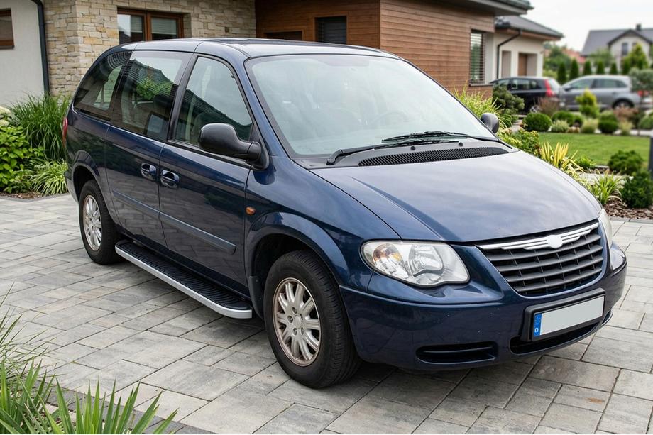 Chrysler Voyager 2001-2007 рр. Бокові пороги Tayga Grey (2 шт., алюміній) Фото 1