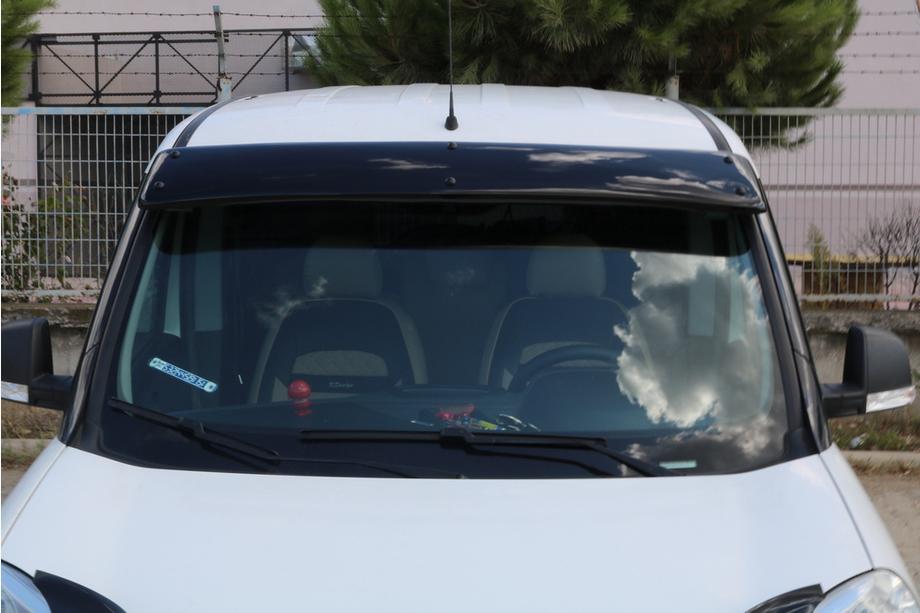 Opel Combo 2012-2018 рр. Козирьок на лобове скло (чорний глянець, 5мм) Фото 4