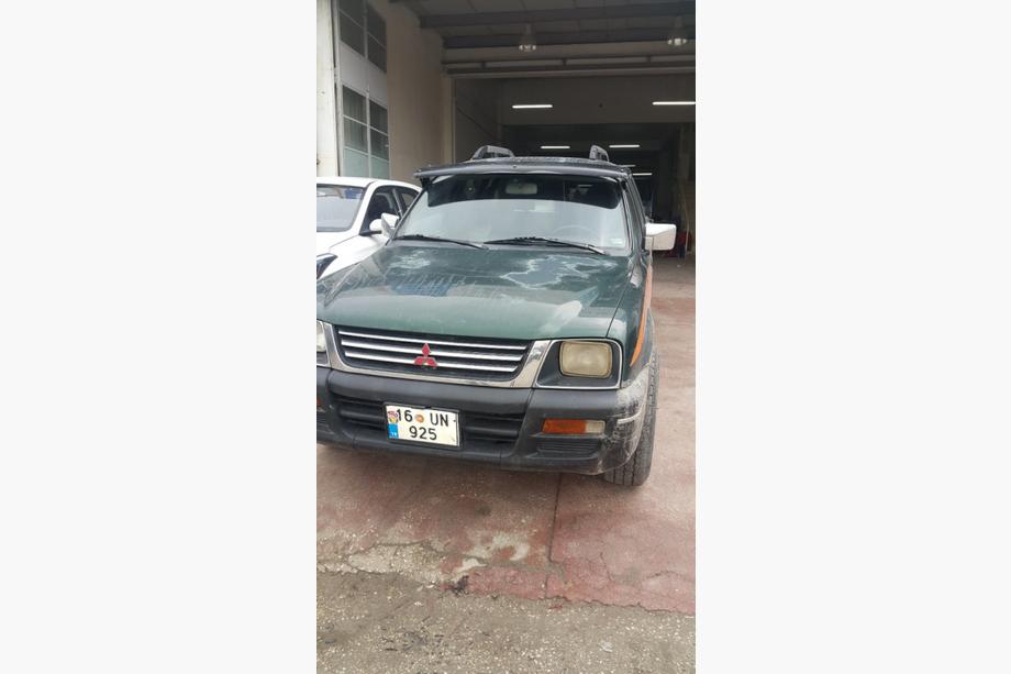 Mitsubishi L200 1996-2006 рр. Козирьок на лобове скло (чорний глянець, 5мм) Фото 3