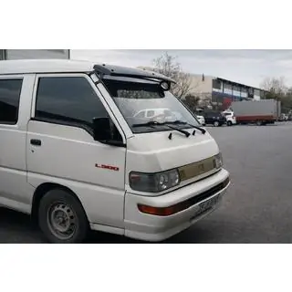 Козирьок на лобове скло Mitsubishi L300 1986-2013 рр. фото 2