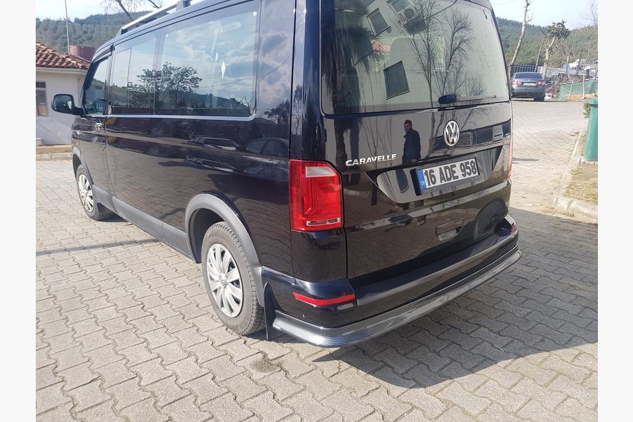 Volkswagen T6 2015-2024 рр. Задня лип накладка під карбон (ABS) Фото 3