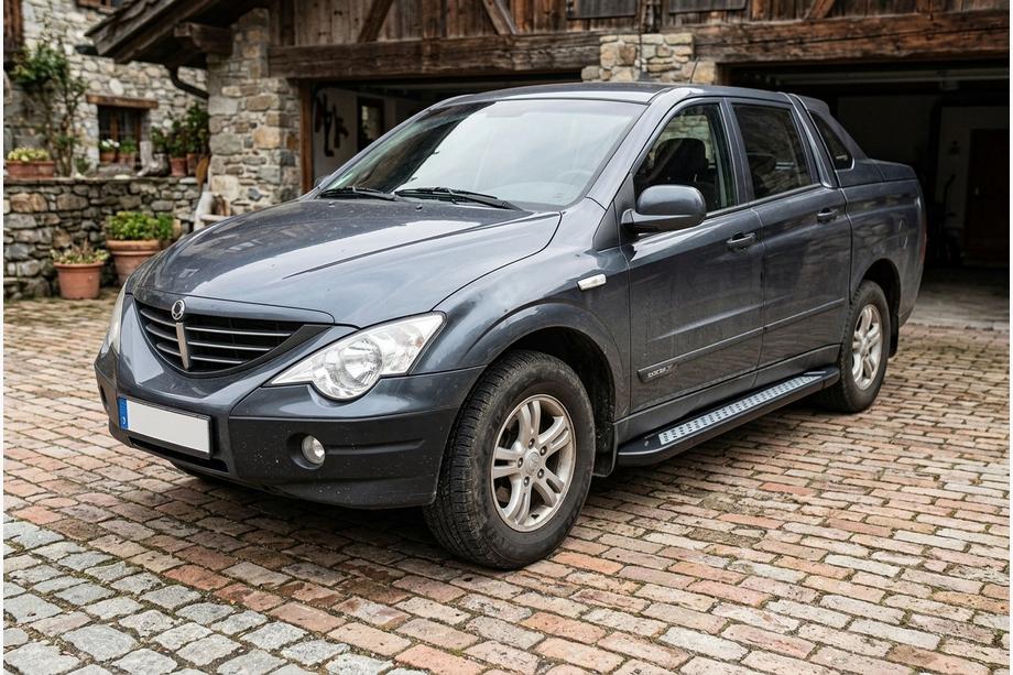 SsangYong Action 2005-2018 рр. Бокові пороги New Vision Black (2 шт., алюміній) Фото 1