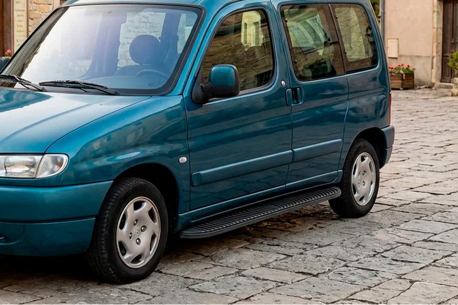 Peugeot Partner 1996-2008 рр. Бокові пороги Tayga Black (2 шт., алюміній) Фото 1