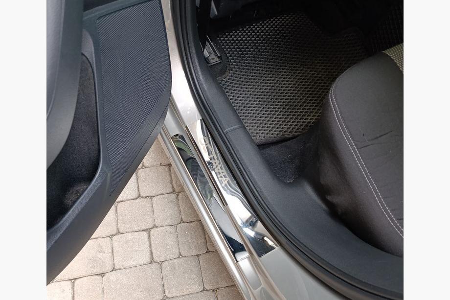 Skoda Octavia III A7 2013-2019 рр. Накладки на пороги Carmos V1 (8 шт., нерж.) Фото 9