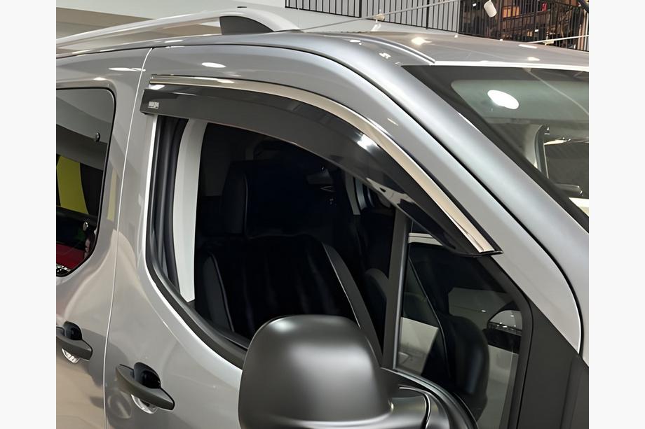 Opel Combo 2019- рр. Вітровики з хромованим молдингом (2 шт, Niken) Image