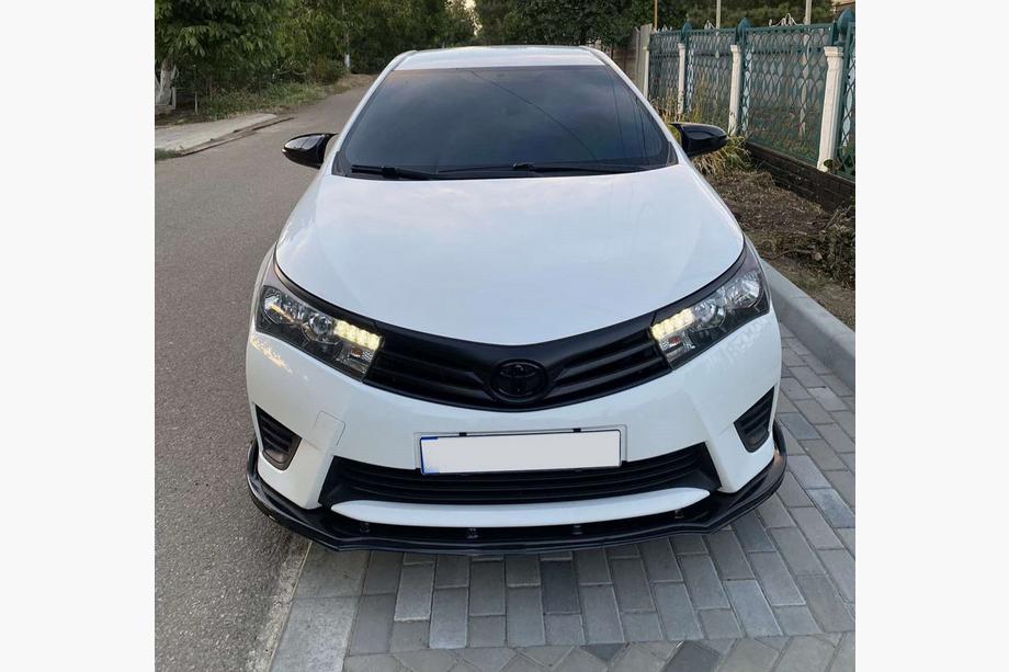 Toyota Corolla 2013-2019 рр. Накладка на передній бампер ЛИП (чорна) Фото 2