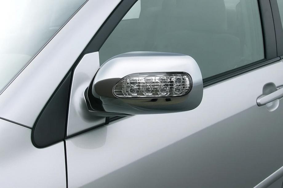 Toyota Corolla 2002-2007 рр. Накладки на дзеркала під LED (2002-2005, 2 шт., пласт) Фото 1