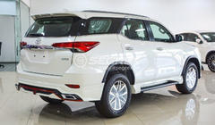 Toyota Fortuner 2015- рр. Комплект обвісів Lexus-TRD V2 фото 5