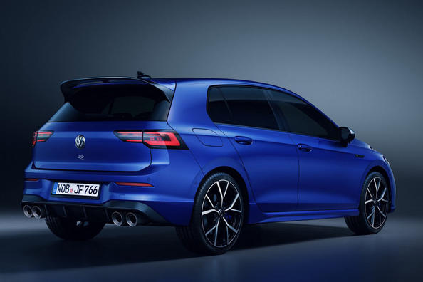 Представлена ​​гаряча модифікація хетчбека Volkswagen Golf R восьмого покоління Фото 3
