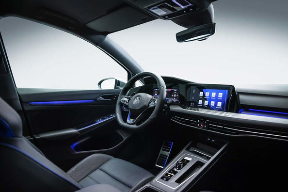 Представлена ​​гаряча модифікація хетчбека Volkswagen Golf R восьмого покоління Фото 4