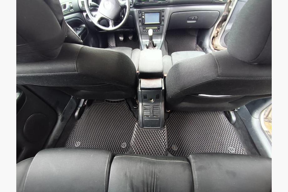 Skoda Superb 2001-2009 рр. Килимки EVA (чорні) Image