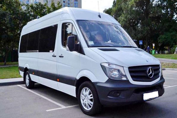 Переобладнання фургона Спринтера в пасажирський