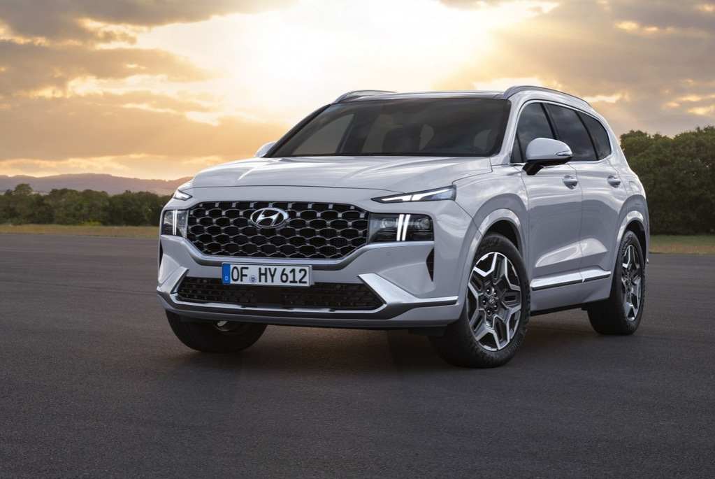 Оновлена версія кроссовера Hyundai Santa Fe вже в продажу
