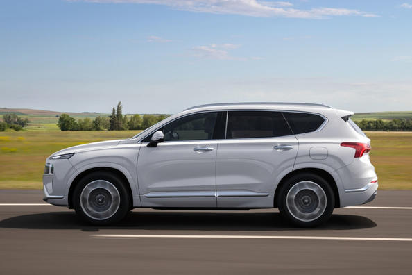 Оновлена версія кроссовера Hyundai Santa Fe вже в продажу Фото 4