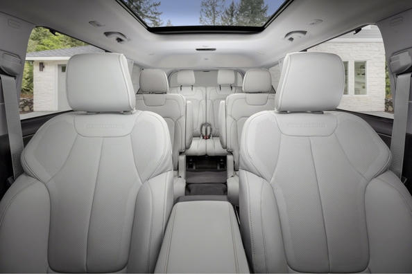 Представлена оновлена модель Jeep Grand Cherokee 2021 Фото 8