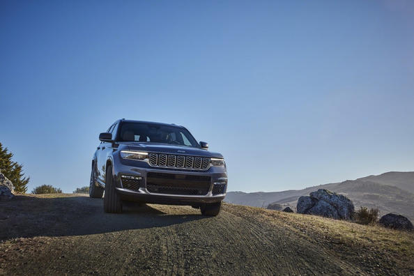 Представлена оновлена модель Jeep Grand Cherokee 2021 Фото 4