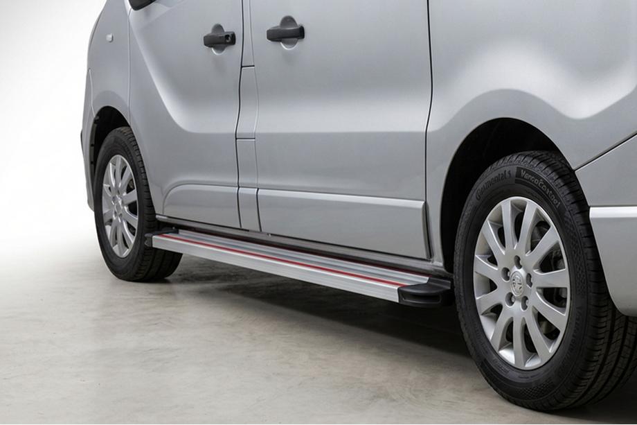 Renault Trafic 2001-2015 рр. Бокові пороги Maya Red-Grey (2 шт., Алюміній) довга Фото 1