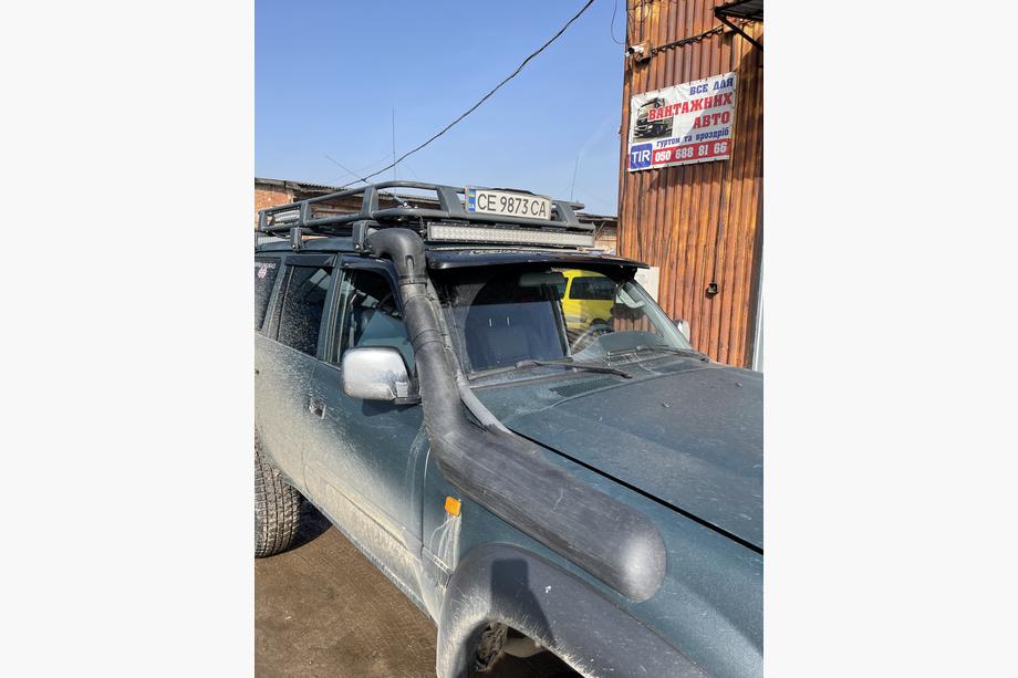 Toyota Land Cruiser 80 1990-1997 рр. Козирок на лобове скло Фото 5