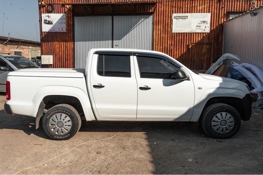 Volkswagen Amarok 2010-2022 рр. Вітровики з хромованим молдингом (4 шт, Niken) Фото 6