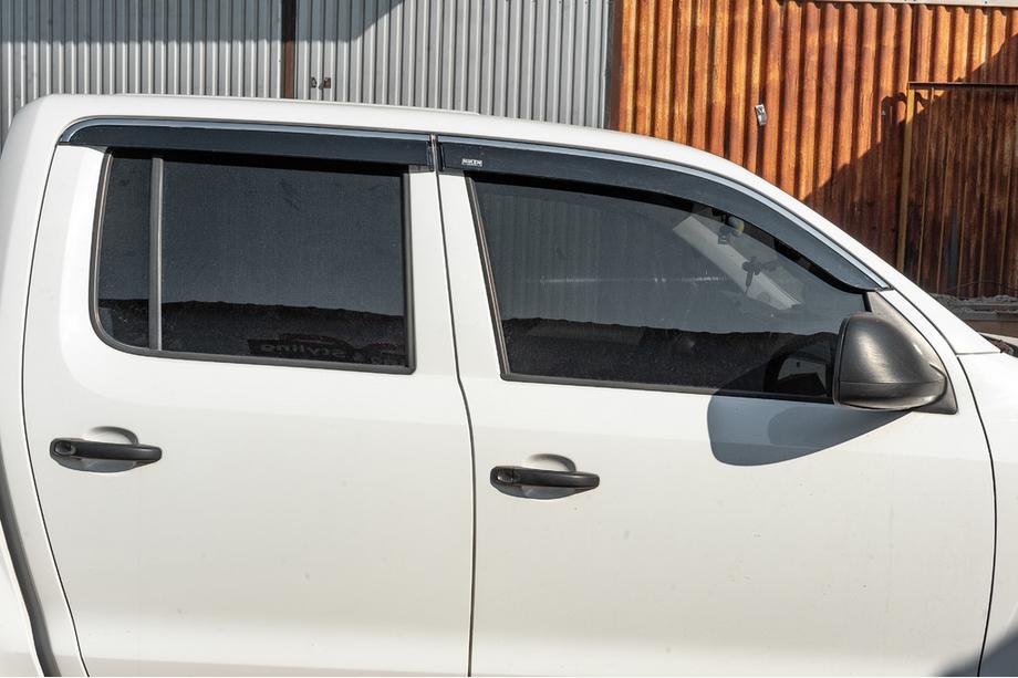 Volkswagen Amarok 2010-2022 рр. Вітровики з хромованим молдингом (4 шт, Niken) Фото 1
